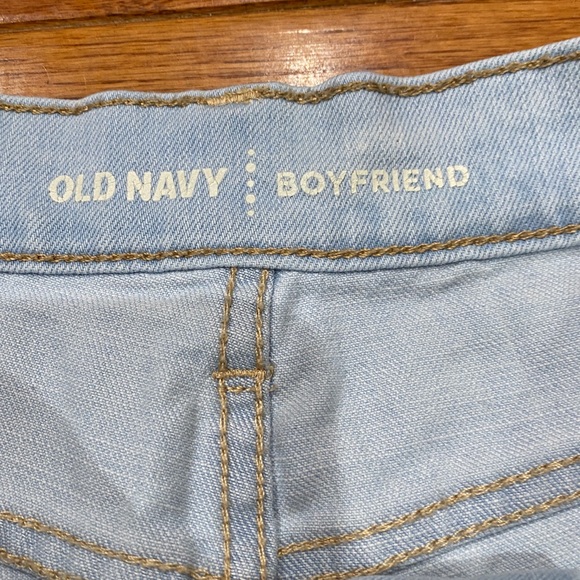 Old Navy light blue denim boyfriend roll cuffed shorts - Picture 5 of 6